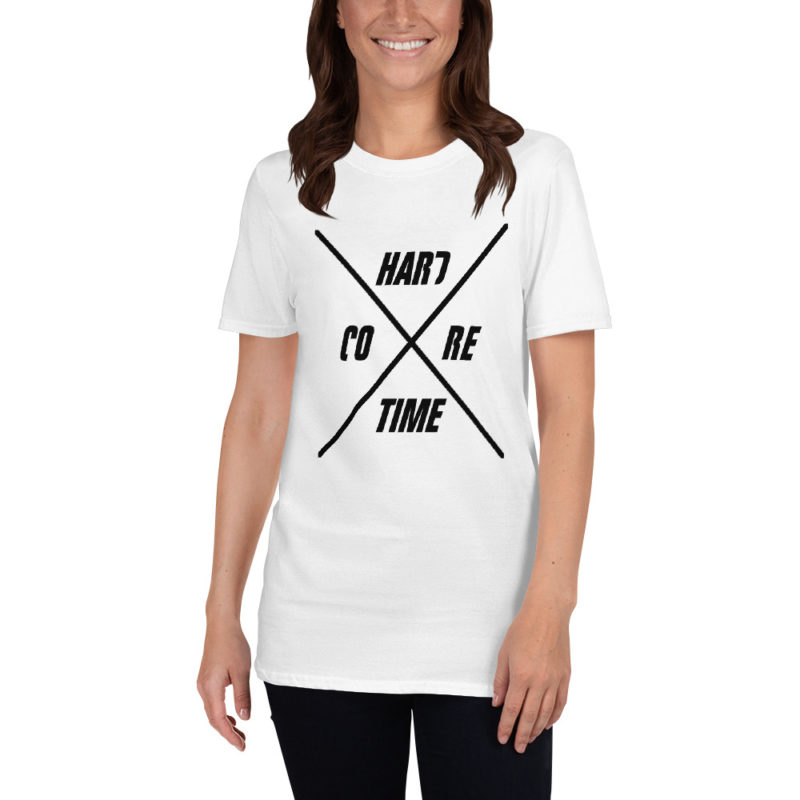 Camiseta HardCore X Time diseño visto en una modelo mujer