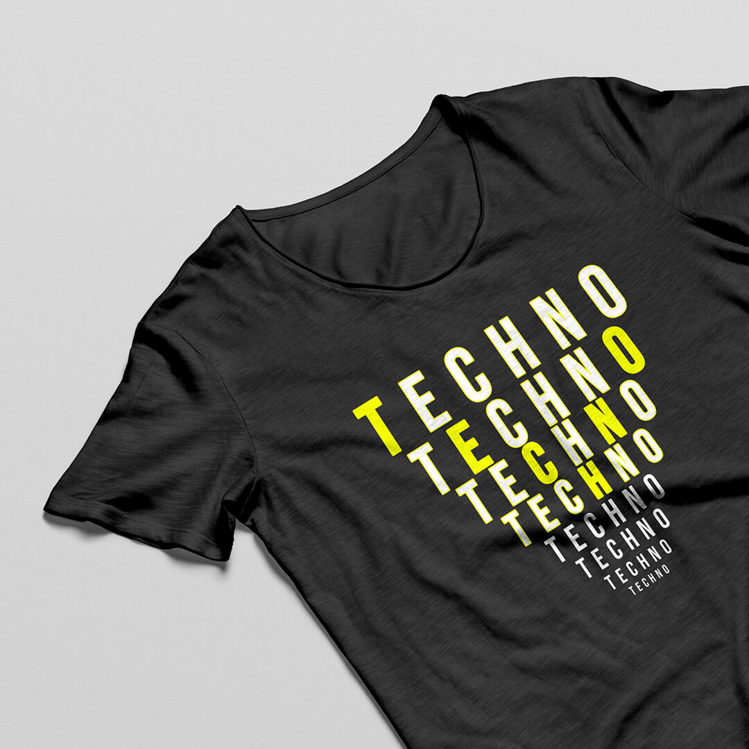 Comprar Camiseta Techno Pirámide en negro camiseta unisex